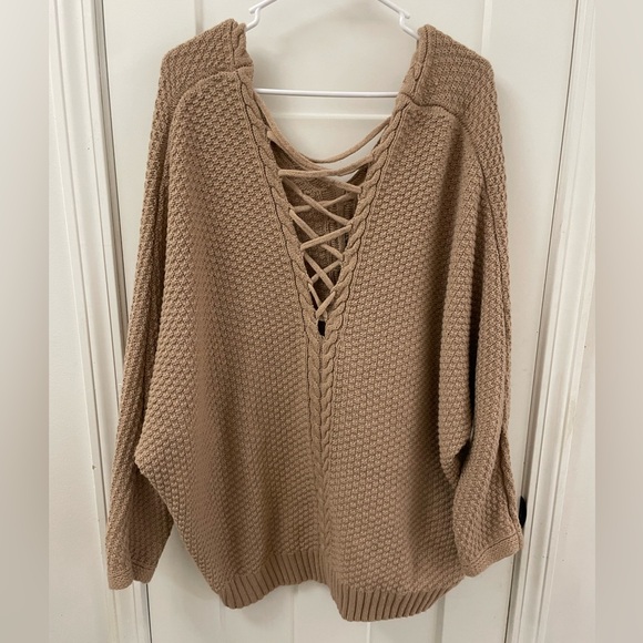 Cozy Company knitted sweater with open back 2x-3x - Picture 3 of 8